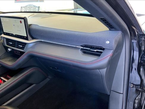 Certified 2025 Ford Explorer ST image 18