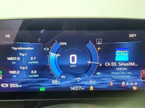 Used 2025 Chevrolet Blazer EV RS image 39