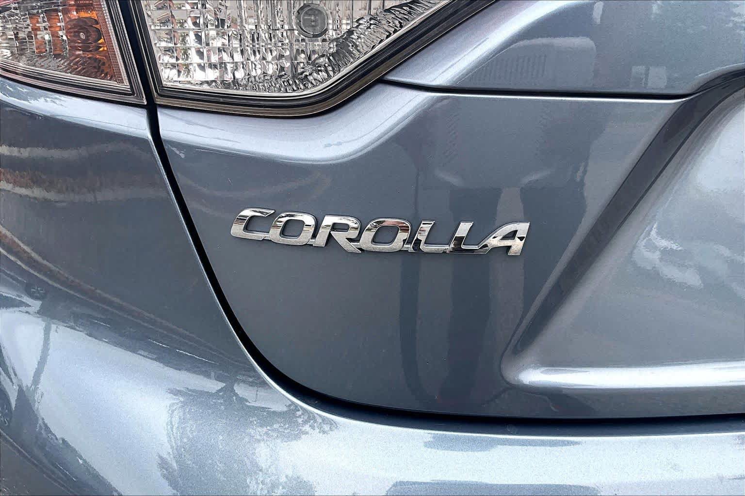 Used 2022 Toyota Corolla LE FWD image 30