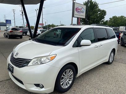 Used 2017 Toyota Sienna XLE w/ XLE Navigation Package