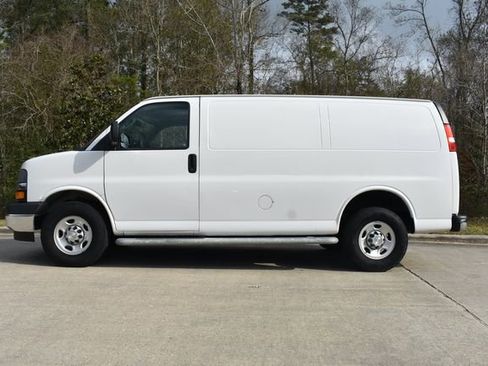 Used 2021 Chevrolet Express 2500 2500 w/ Driver Convenience Package image 7
