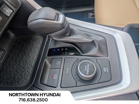 Used 2025 Toyota RAV4 XLE Premium w/ Weather Package AWD/4WD image 15