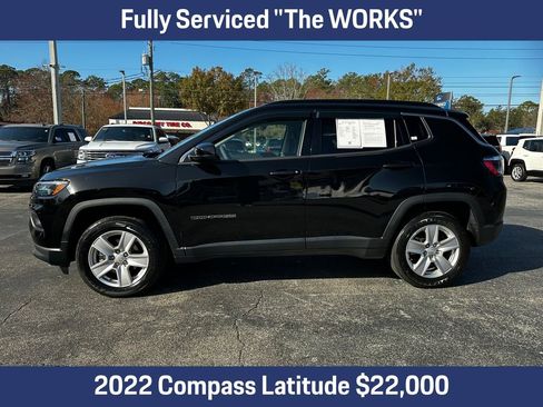 Used 2022 Jeep Compass Latitude image 2