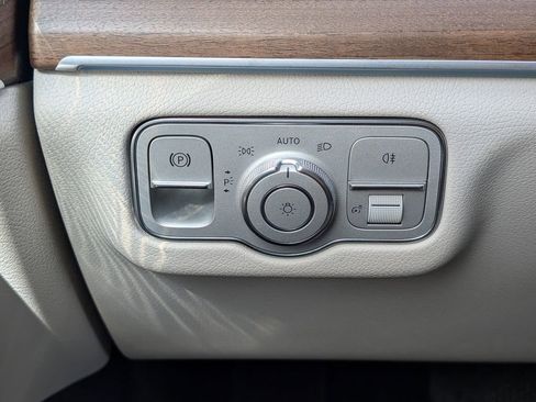 Used 2022 Mercedes-Benz GLE 350 4MATIC image 18