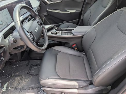 Certified 2024 Kia EV6 Light Long Range AWD/4WD image 15