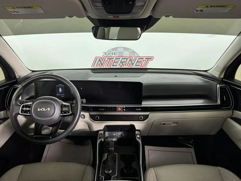 Used 2025 Kia Sorento EX AWD/4WD image 11