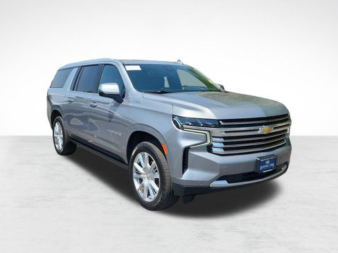 Used 2024 Chevrolet Suburban High Country AWD/4WD image 7