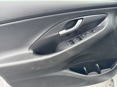 Used 2018 Hyundai Elantra GT FWD image 14