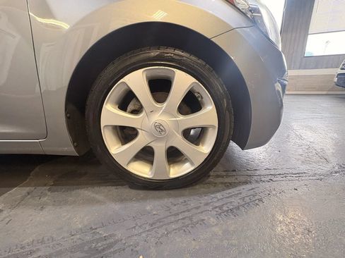 Used 2012 Hyundai Elantra Limited FWD image 27