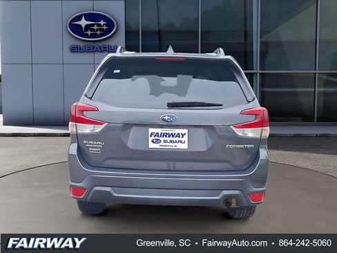 Used 2022 Subaru Forester Premium AWD/4WD image 6