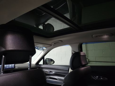 Used 2022 Genesis GV70 2.5T w/ Select Package image 13