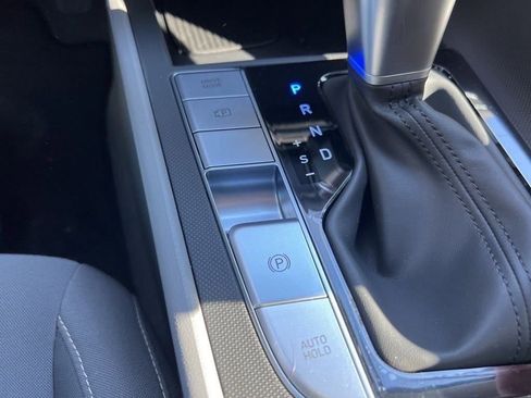 Used 2025 Hyundai Elantra Sport image 19