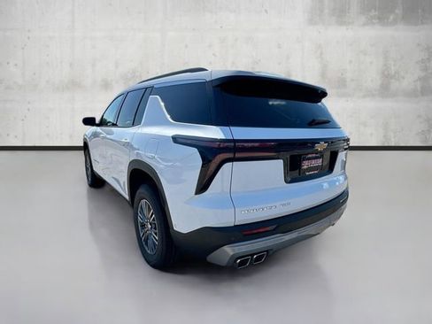 New 2025 Chevrolet Traverse LT w/ Enhanced Driving Package image 7