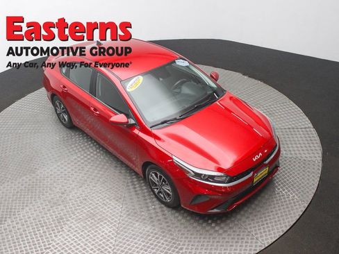 Used 2023 Kia Forte LXS image 3