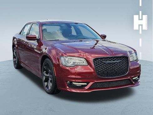 Used 2022 Chrysler 300 Touring L w/ Comfort Group RWD image 1