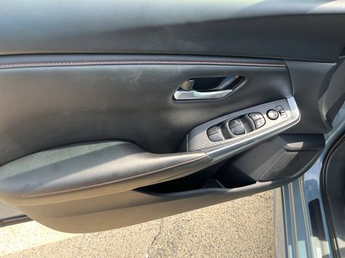 Used 2024 Nissan Sentra SR FWD image 11