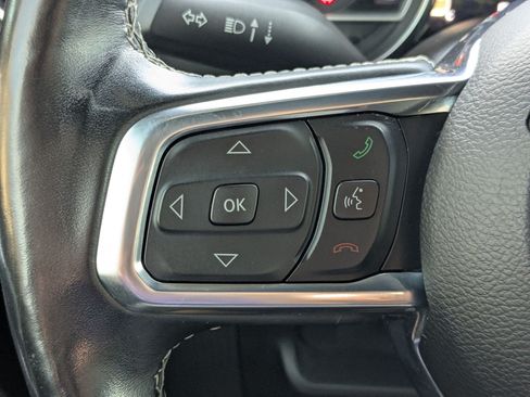 Used 2020 Jeep Wrangler Unlimited Sahara AWD/4WD image 19