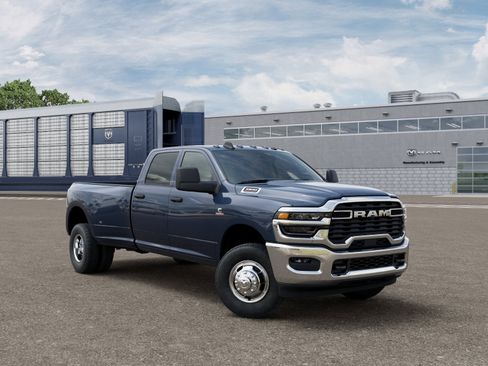 New 2026 RAM 3500 Tradesman AWD/4WD image 33