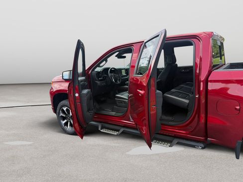 Used 2025 Chevrolet Silverado 1500 RST w/ Convenience Package II AWD/4WD image 11