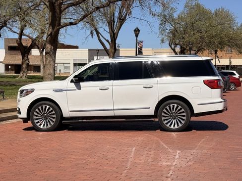 Used 2021 Lincoln Navigator L Reserve w/ Luxury Package image 5