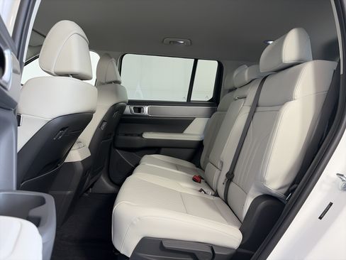 Certified 2026 Hyundai Santa Fe SEL AWD/4WD image 7