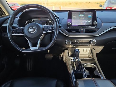 Used 2024 Nissan Altima 2.5 SR image 18