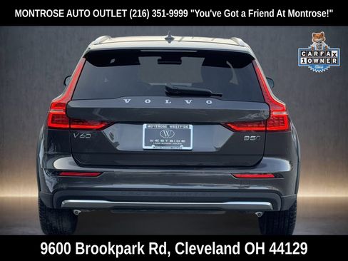 Certified 2025 Volvo V60 B5 Cross Country Plus image 5