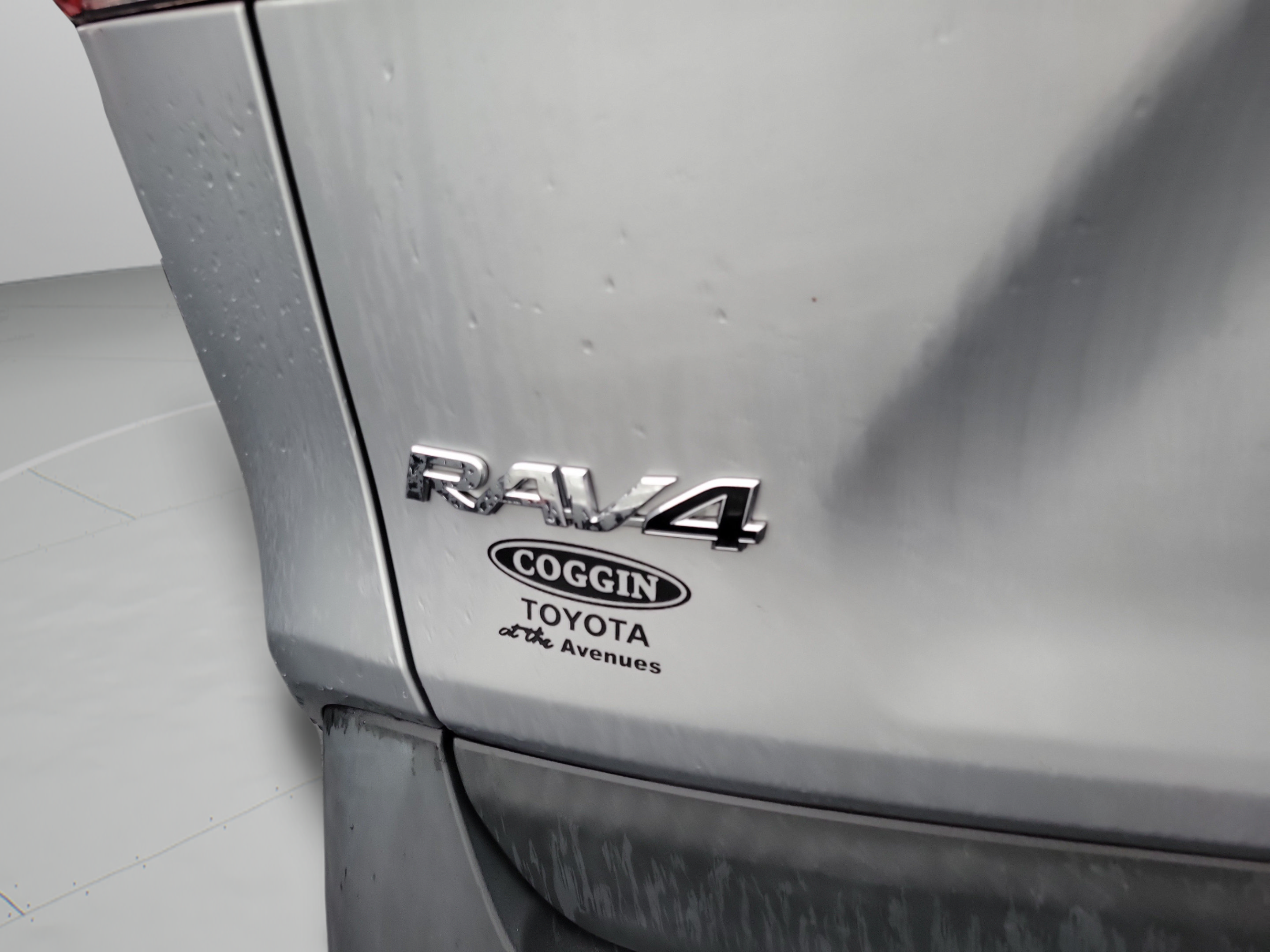 Used 2021 Toyota RAV4 LE FWD image 21
