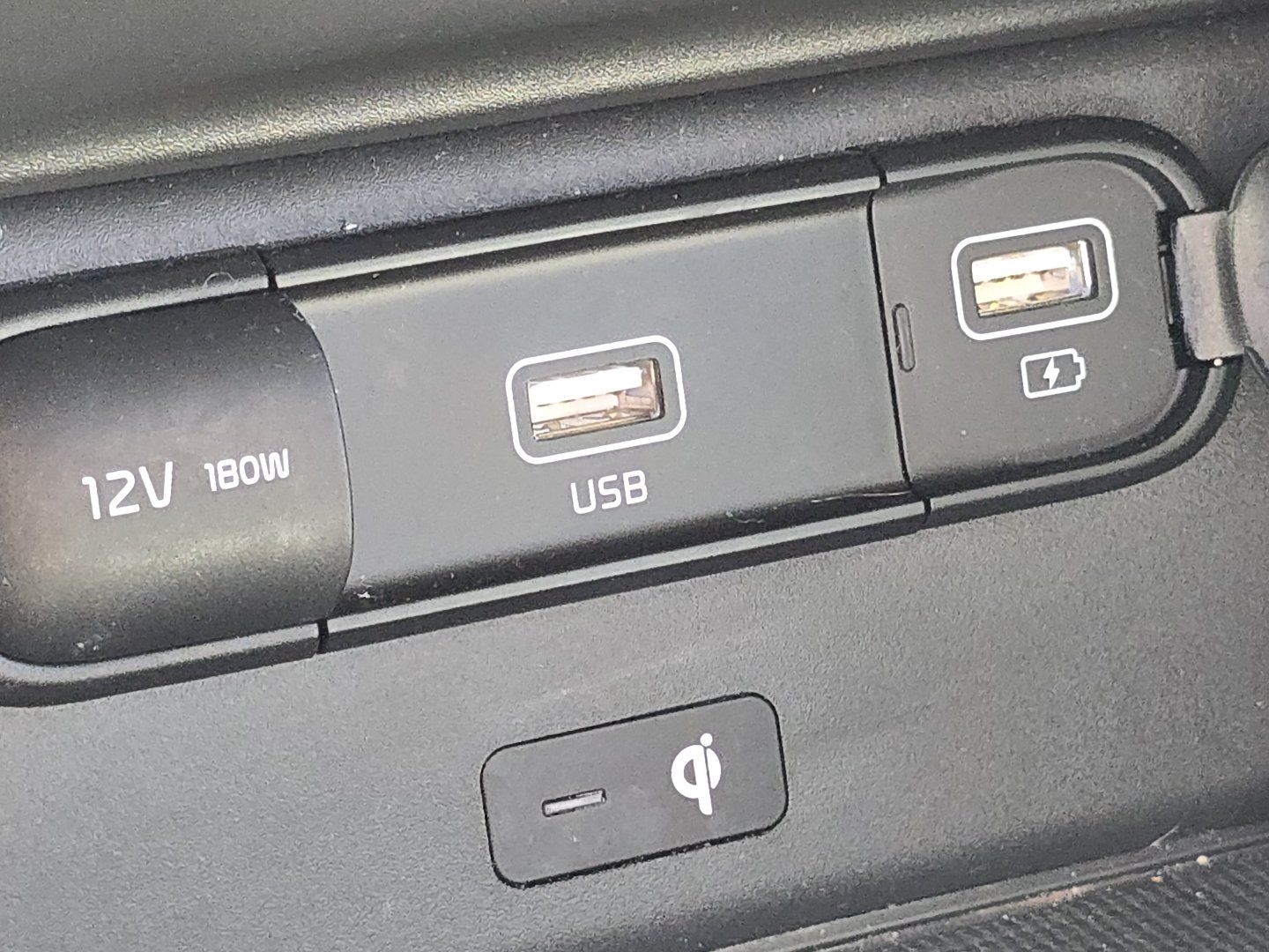 Used 2022 Kia Telluride S AWD/4WD image 32