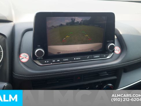 Used 2024 Nissan Rogue S FWD image 8