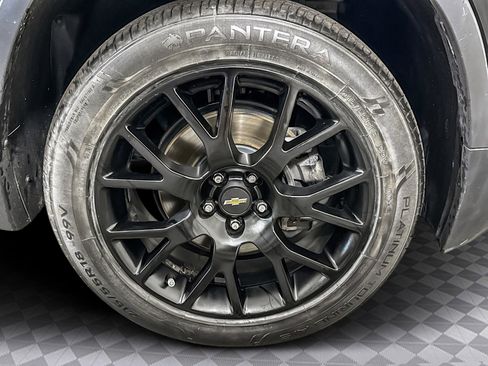 Used 2020 Chevrolet Trax LT w/ LT Convenience Package image 37