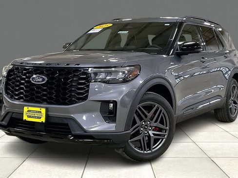 Certified 2025 Ford Explorer ST-Line w/ ST-Line Street Pack image 2