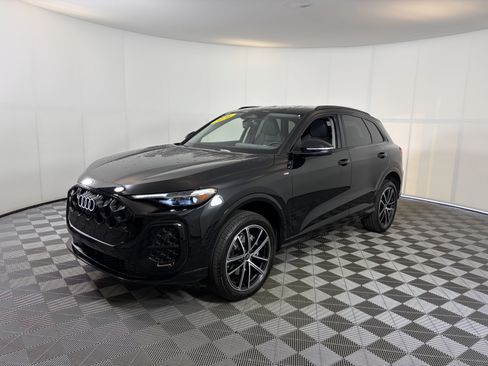 Used 2026 Audi Q5 Premium Plus AWD/4WD image 2