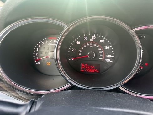 Used 2011 Kia Sorento LX w/ Convenience Pkg image 7