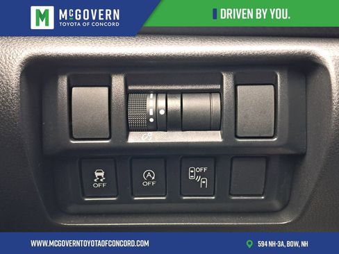 Used 2023 Subaru Crosstrek 2.0i Premium image 28