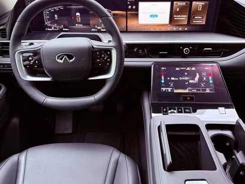 Certified 2026 INFINITI QX80 Pure AWD/4WD image 10