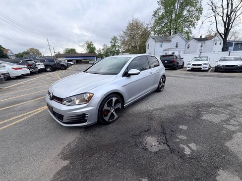 Used 2016 Volkswagen GTI S FWD image 29