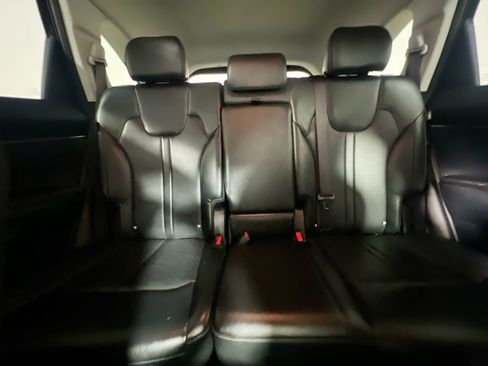 Used 2024 Kia Sorento S FWD image 32