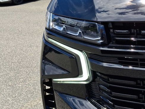 Certified 2023 Chevrolet Suburban RST w/ Luxury Package AWD/4WD image 9
