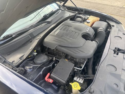 Used 2011 Dodge Charger SE w/ Connectivity Group image 14