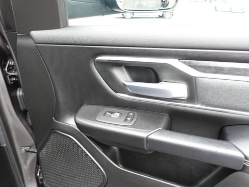 Used 2023 RAM 1500 Big Horn AWD/4WD image 35