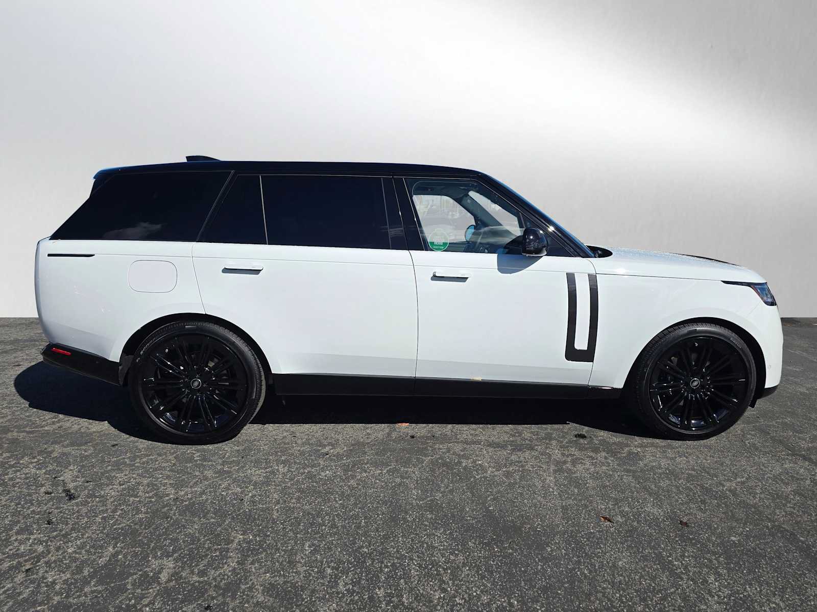 New 2025 Land Rover Range Rover Long Wheelbase SE AWD/4WD image 6