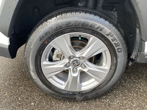 Used 2024 Toyota RAV4 XLE image 21