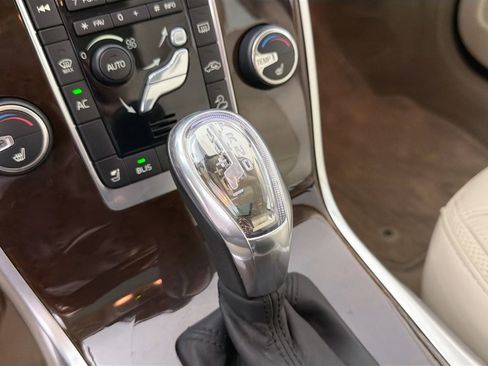 Used 2013 Volvo XC70 T6 image 15