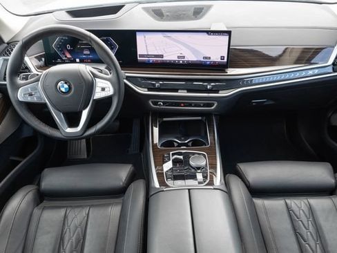 Used 2026 BMW X7 xDrive40i AWD/4WD image 23