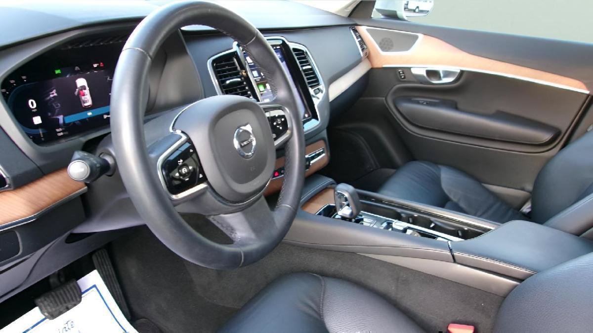Used 2024 Volvo XC90 B6 Plus AWD/4WD image 12