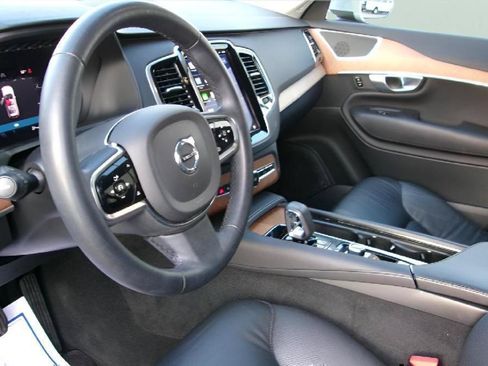 Used 2024 Volvo XC90 B6 Plus AWD/4WD image 12