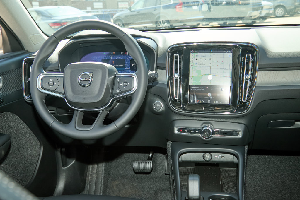 New 2026 Volvo XC40 B5 Core w/ Climate Package AWD/4WD image 25
