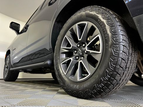 Used 2024 Chevrolet Tahoe Z71 w/ Luxury Package image 32