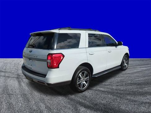 Certified 2022 Ford Expedition XLT RWD image 4